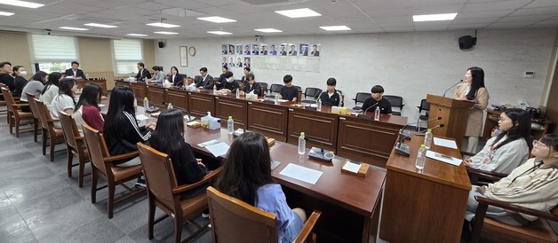 양산시 제11대 청소년의회, 의정연수 실시…민주주의 현장 체험