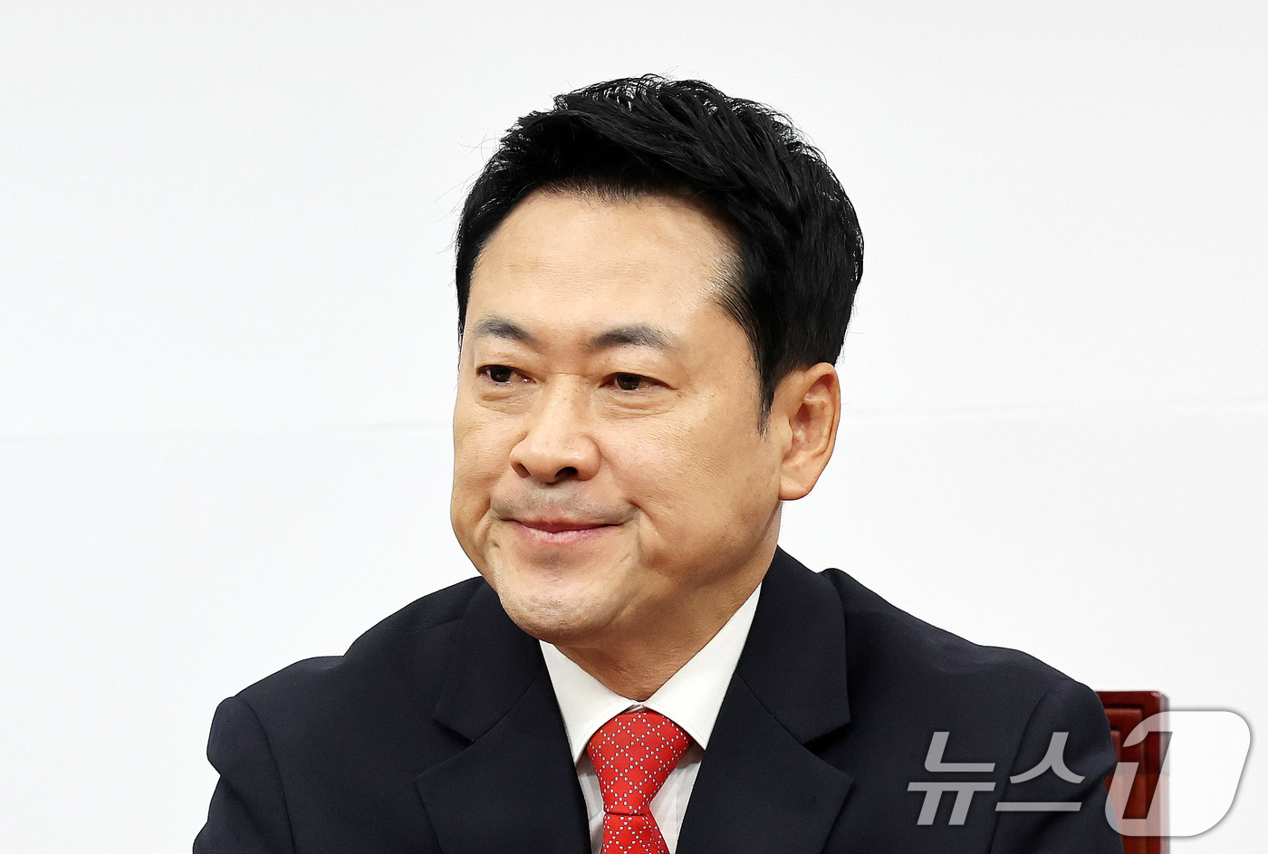 (서울=뉴스1) 박지혜 기자 = 장동혁 국민의힘 대표가 30일 서울 여의도 국회에서 열린 최고위원회의에 참석해 생각에 잠겨 있다. 2026.3.30/뉴스1