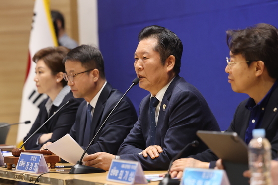 최고위 모두발언하는 정청래 대표