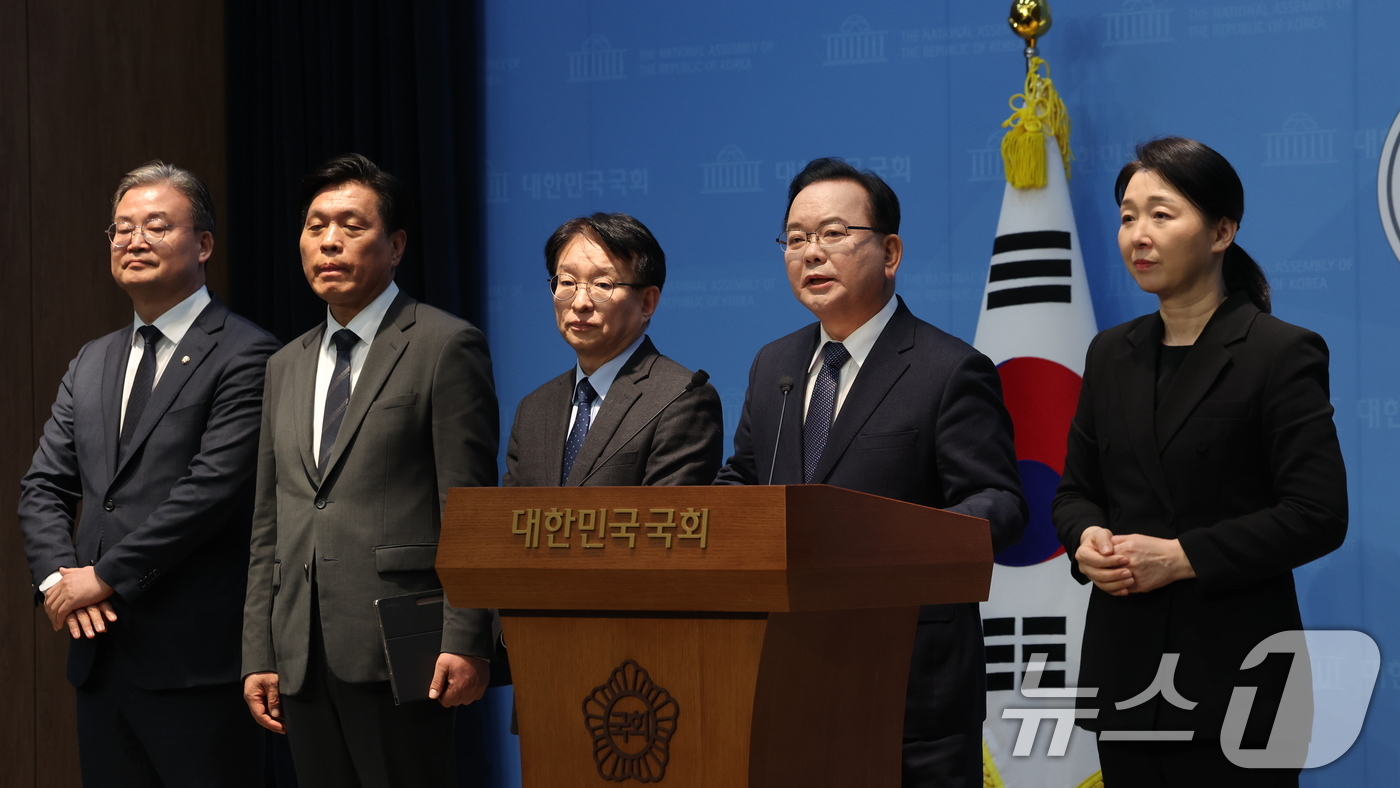 (서울=뉴스1) 박지혜 기자 = 김부겸 전 국무총리가 30일 서울 여의도 국회 소통관에서 대구시장 출마선언을 하고 있다. 2026.3.30/뉴스1