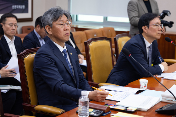 국토법안심사소위 출석한 김이탁 국토부 1차관