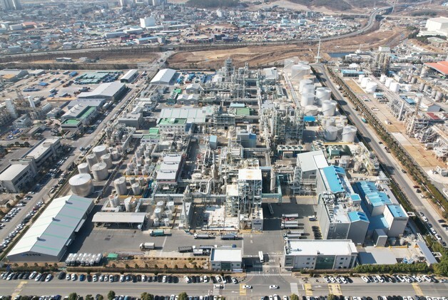 '국내 최초' TPC 국산화 성공…애경케미칼, 25%대 급등 [핫종목]