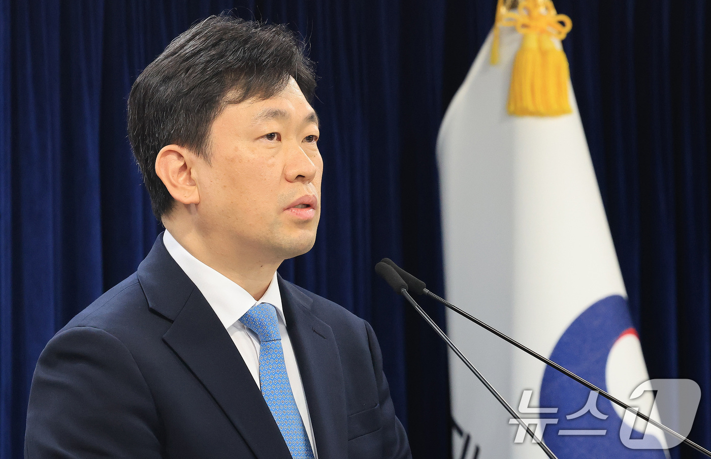 (서울=뉴스1) 임세영 기자 = 윤민호 통일부 대변인이 30일 서울 종로구 정부서울청사에서 정례 브리핑을 하고 있다. 2026.3.30/뉴스1