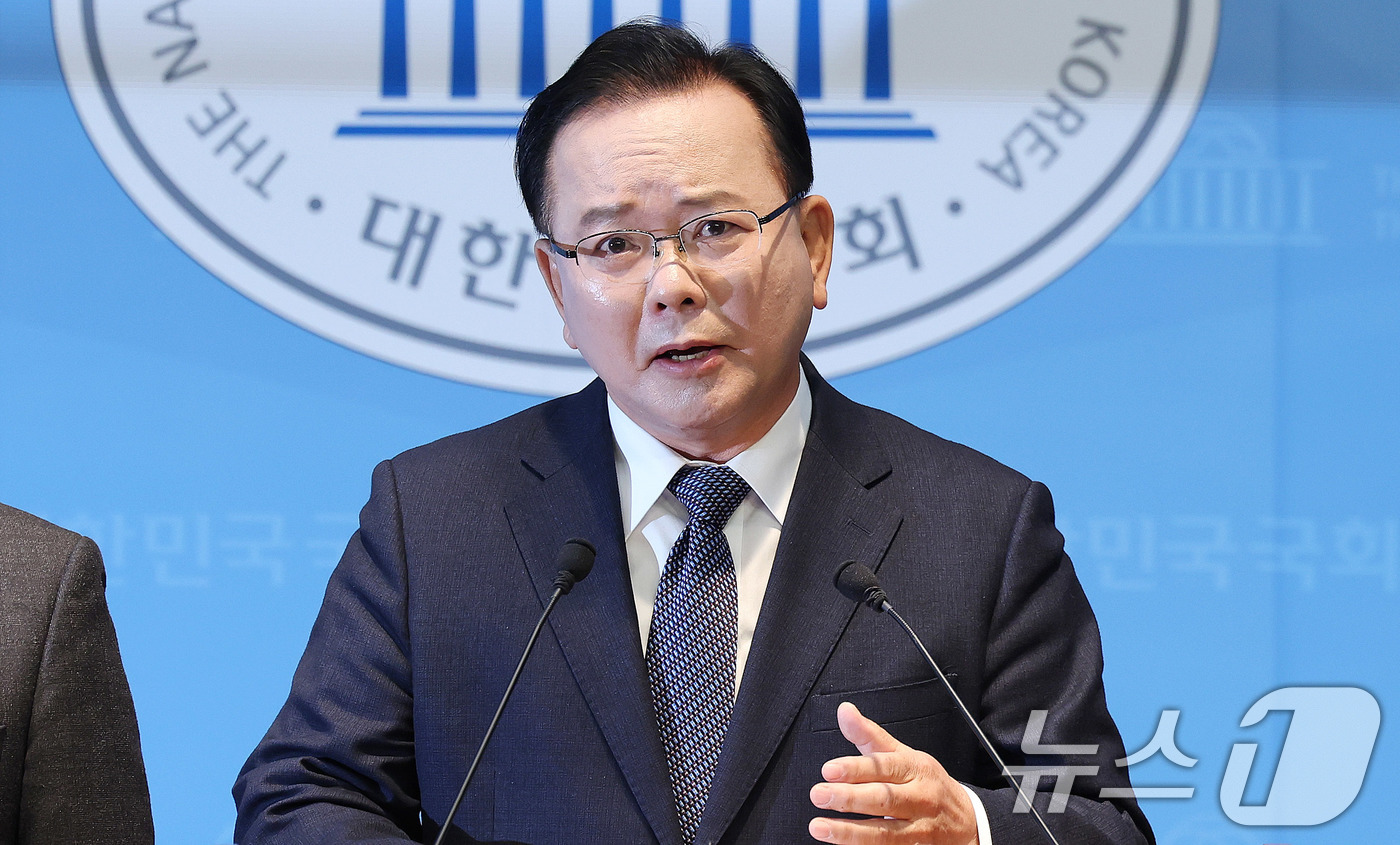 (서울=뉴스1) 박지혜 기자 = 김부겸 전 국무총리가 30일 서울 여의도 국회 소통관에서 대구시장 출마선언을 하고 있다.  2026.3.30/뉴스1