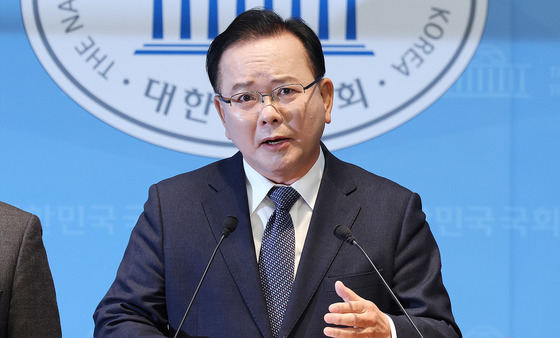 대구시장 출마 선언하는 김부겸 전 총리