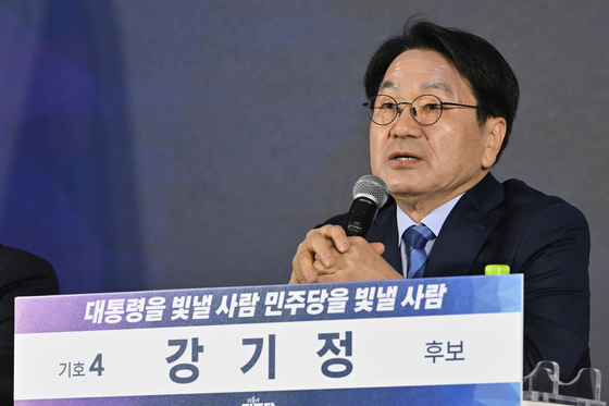 답변하는 강기정 후보