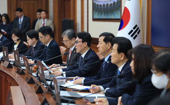 임시 국무회의 주재하는 김민석 국무총리