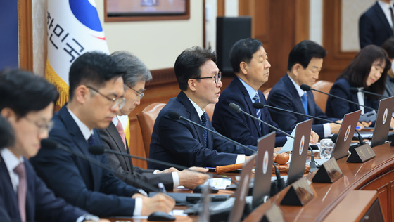 임시 국무회의 주재하는 김민석 국무총리