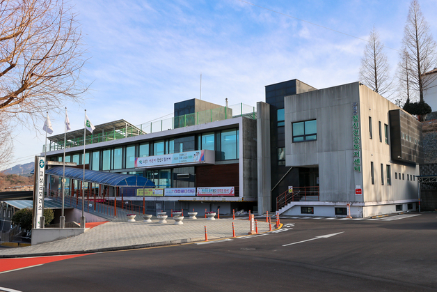 '초고령화 사회' 경남 고성, 군민 생애 전 주기 건강 책임진다