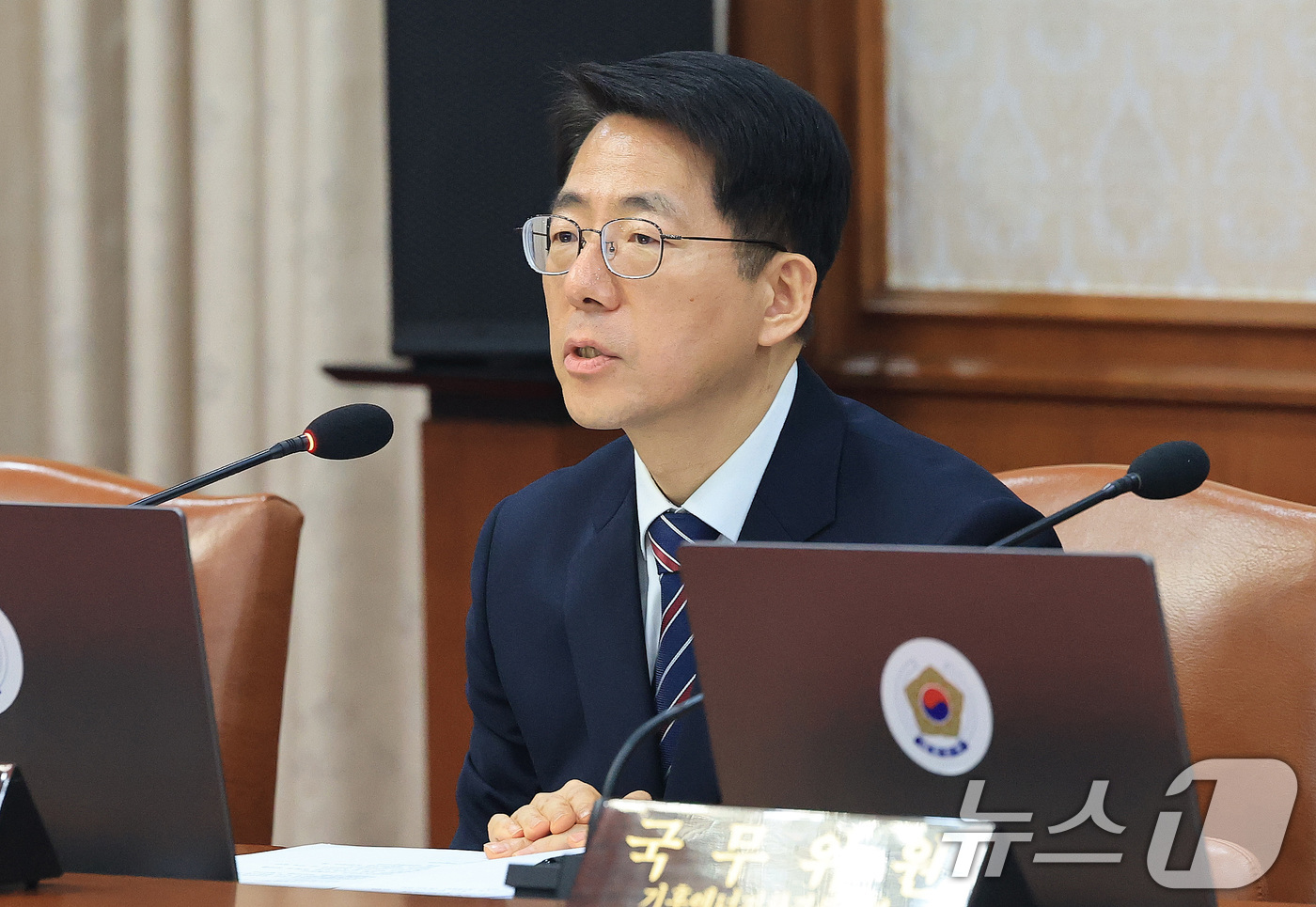 (서울=뉴스1) 임세영 기자 = 황종우 해양수산부 장관이 30일 서울 종로구 정부서울청사에서 열린 임시 국무회의에서 인사말을 하고 있다. 2026.3.30/뉴스1