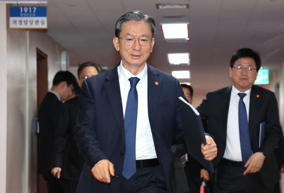 정성호 법무장관 "조작기소 국조 최대 협조"…'패싱 의혹' 전면 반박