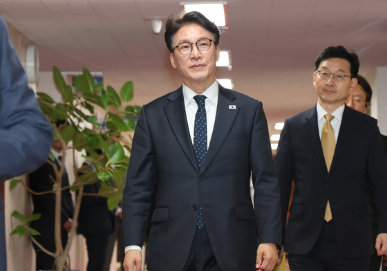 임시 국무회의 참석하는 김민석 국무총리