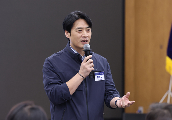 한준호 "지하철 역사 내 어린이집 조성…AI 기반 선제형 통합돌봄도"