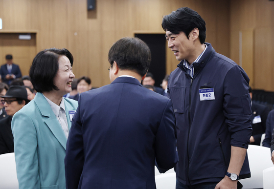 민주당 경기도당 상무위원회 회의 참석한 경기지사 경선 후보들