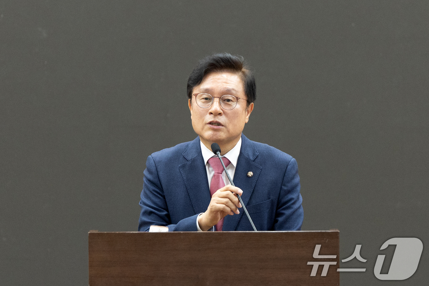 (서울=뉴스1) 이승배 기자 = 30일 서울 여의도 국회 의원회관에서 열린 '정책 2830' 창립총회 및 기조강연에서 박형수 국민의힘 의원이 개회사를 하고 있다. 2026.3.30 …