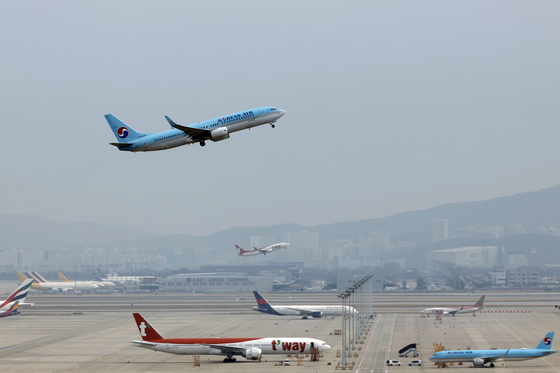 고유가·고환율에 짓눌린 항공주…티웨이항공 16%↓