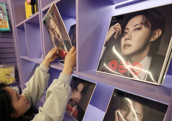 영미차트 휩쓰는 BTS 신보 '아리랑'