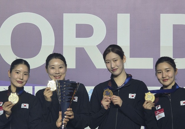 펜싱 여자 에페, 카자흐스탄 월드컵 단체전 우승…송세라 2관왕