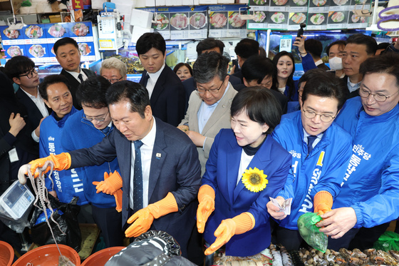 정청래 '낙지 하나 주세요'