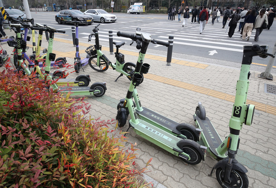'전동킥보드 캠퍼스 출입금지' 학교 주변은 아수라장