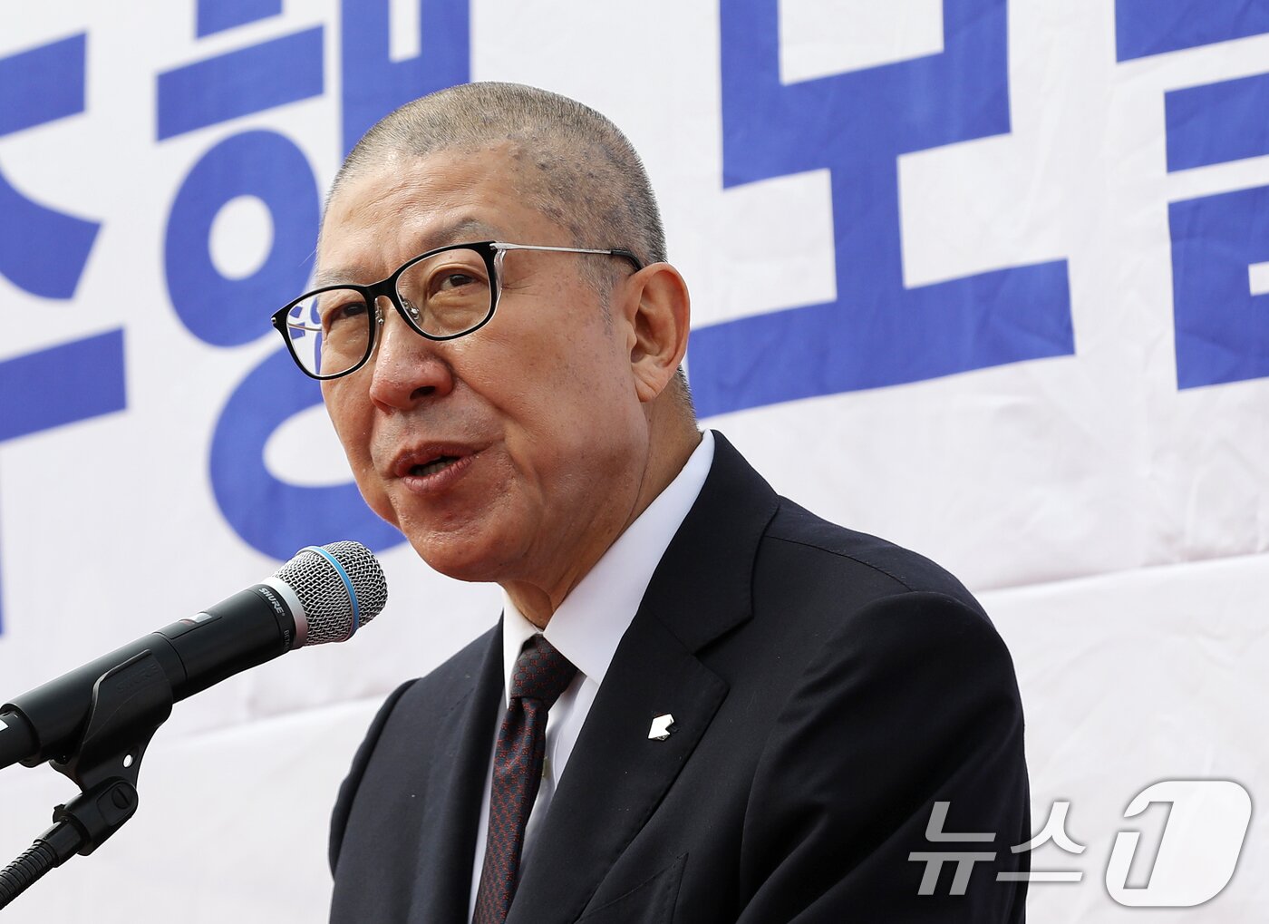 본문 이미지 - 박형준 부산시장이 지난달 30일 부산 강서구 에코델타시티 스마트시티랩에서 열린 자율주행 모빌리티 서비스 오픈식에서 축사를 하고 있다. 2026.3.30 ⓒ 뉴스1 윤일지 기자