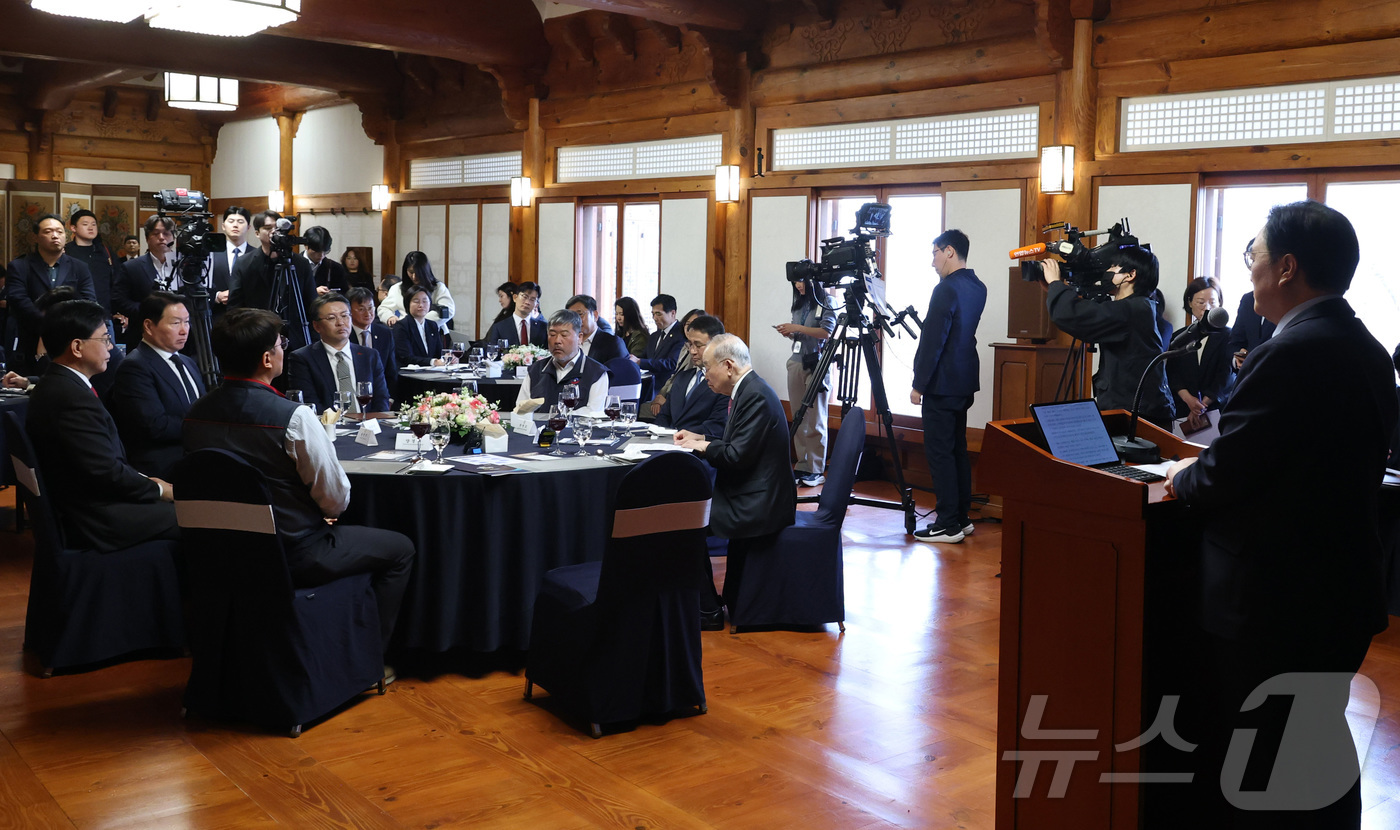 (서울=뉴스1) 박지혜 기자 = 우원식 국회의장이 30일 오전 서울 여의도 국회 사랑재에서 열린 국회 사회적대화 결과보고 개회식에서 인사말을 하고 있다. (공동취재) 2026.3. …