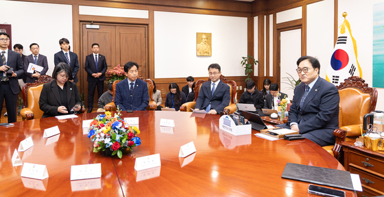 개헌 추진 위해 초당적 협력을