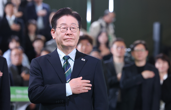 국민의례하는 이재명 대통령