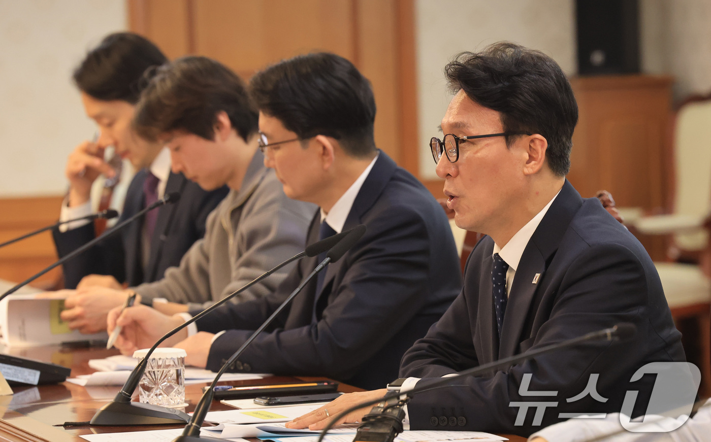 (서울=뉴스1) 임세영 기자 = 김민석 국무총리가 30일 서울 종로구 정부서울청사에서 열린 반려동물 정책위원회 회의에서 모두발언을 하고 있다. 2026.3.30/뉴스1