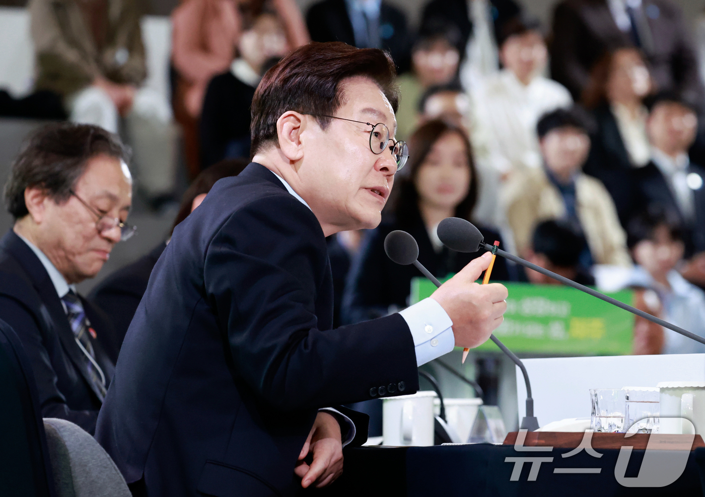 (제주=뉴스1) 이재명 기자 = 이재명 대통령이 30일 제주 한라대학교에서 열린 '제주의 마음을 듣다' 타운홀미팅 간담회에서 발언을 하고 있다. 2026.3.30/뉴스1