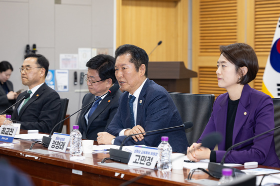 축사하는 정청래 민주당 대표