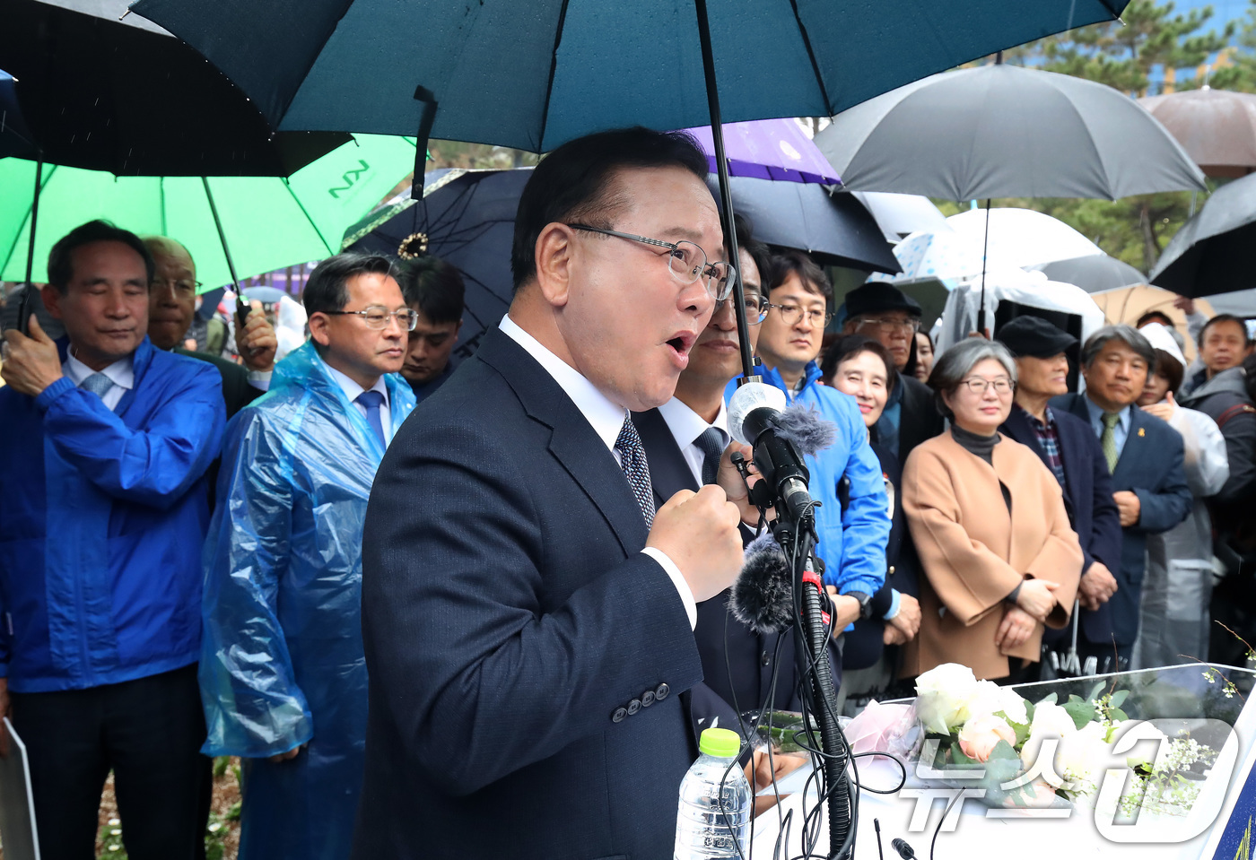 (대구=뉴스1) 공정식 기자 = 김부겸 전 국무총리가 30일 오후 대구 중구 2·28기념중앙공원에서 6·3지방선거 대구시장 출마를 선언하고 있다. 2026.3.30/뉴스1