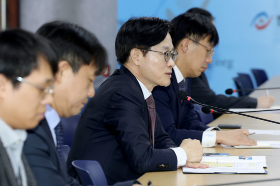 김정관 장관, 한국노총 찾아 간담회