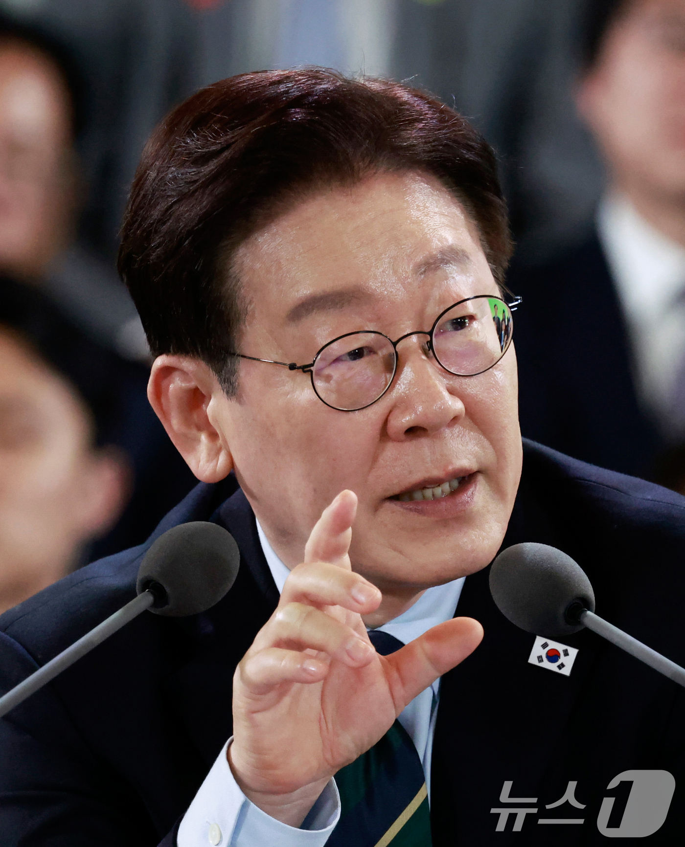 (제주=뉴스1) 이재명 기자 = 이재명 대통령이 30일 제주 한라대학교에서 열린 '제주의 마음을 듣다' 타운홀미팅 간담회에서 발언을 하고 있다. 2026.3.30/뉴스1