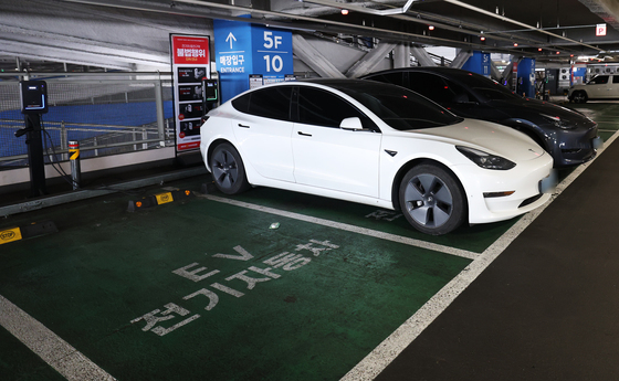 2월 전기차 3만대 첫 돌파…고유가에 '역대 최다'
