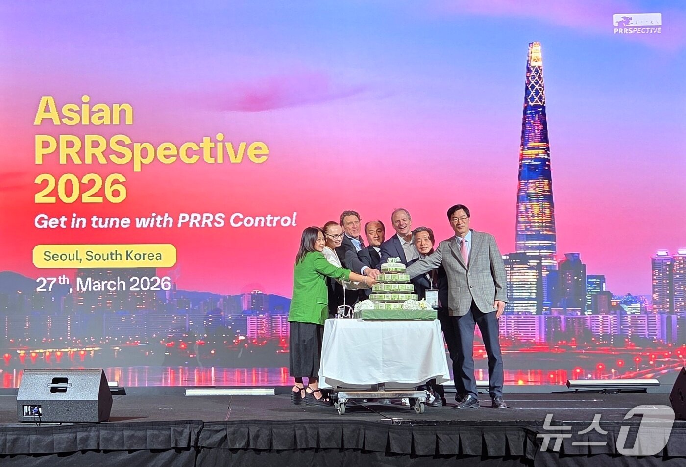 본문 이미지 - 한국베링거인겔하임 창립 50주년 및 한국베링거인겔하임동물약품 사업 30주년 기념 행사가 27일 서울 콘래드 호텔에서 열렸다. ⓒ 뉴스1 최서윤 기자