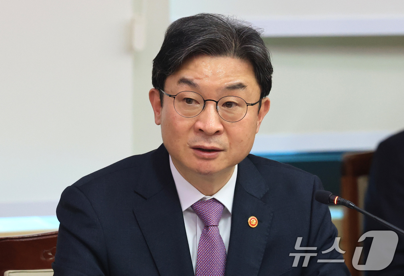 (서울=뉴스1) 임세영 기자 = 이억원 금융위원장이 30일 서울 종로구 정부서울청사에서 열린 중동상황 관련 금융권 간담회에서 모두발언을 하고 있다. 2026.3.30/뉴스1