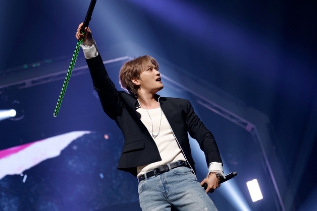 김재중, 3개월간의 아시아 투어 팬 콘서트 성황…도시별 맞춤 공연