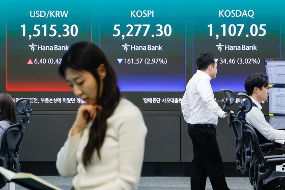 외국인 '2조 순매도' 배터리·방산 갈아타…개인, 오늘도 삼전닉스 '매집'