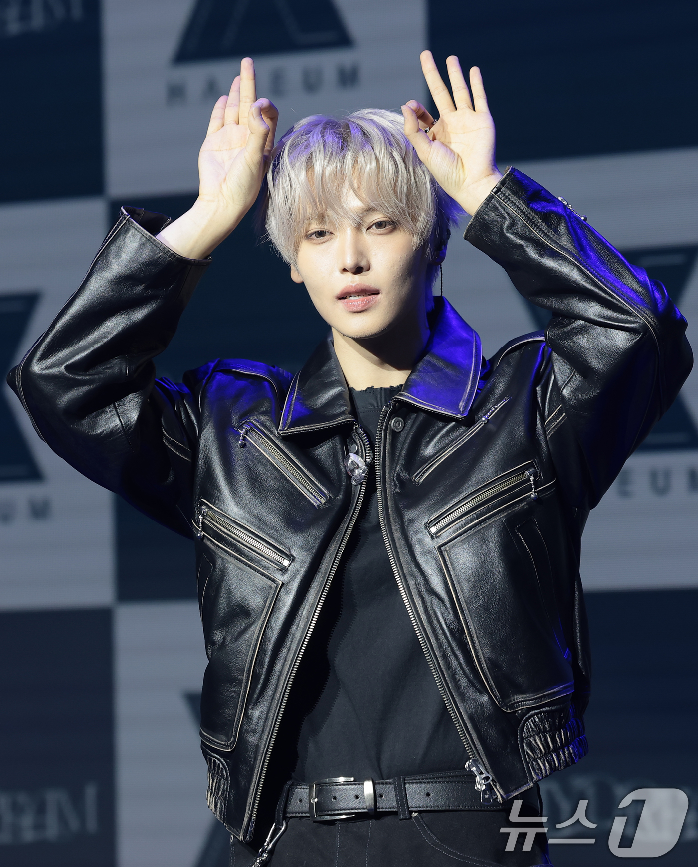 (서울=뉴스1) 권현진 기자 = 가수 장한음이 30일 서울 강남구 성암아트홀에서 가진 두 번째 EP ‘DAYDREAM' 발매 기념 쇼케이스에서 포즈를 취하고 있다. 2026.3.3 …