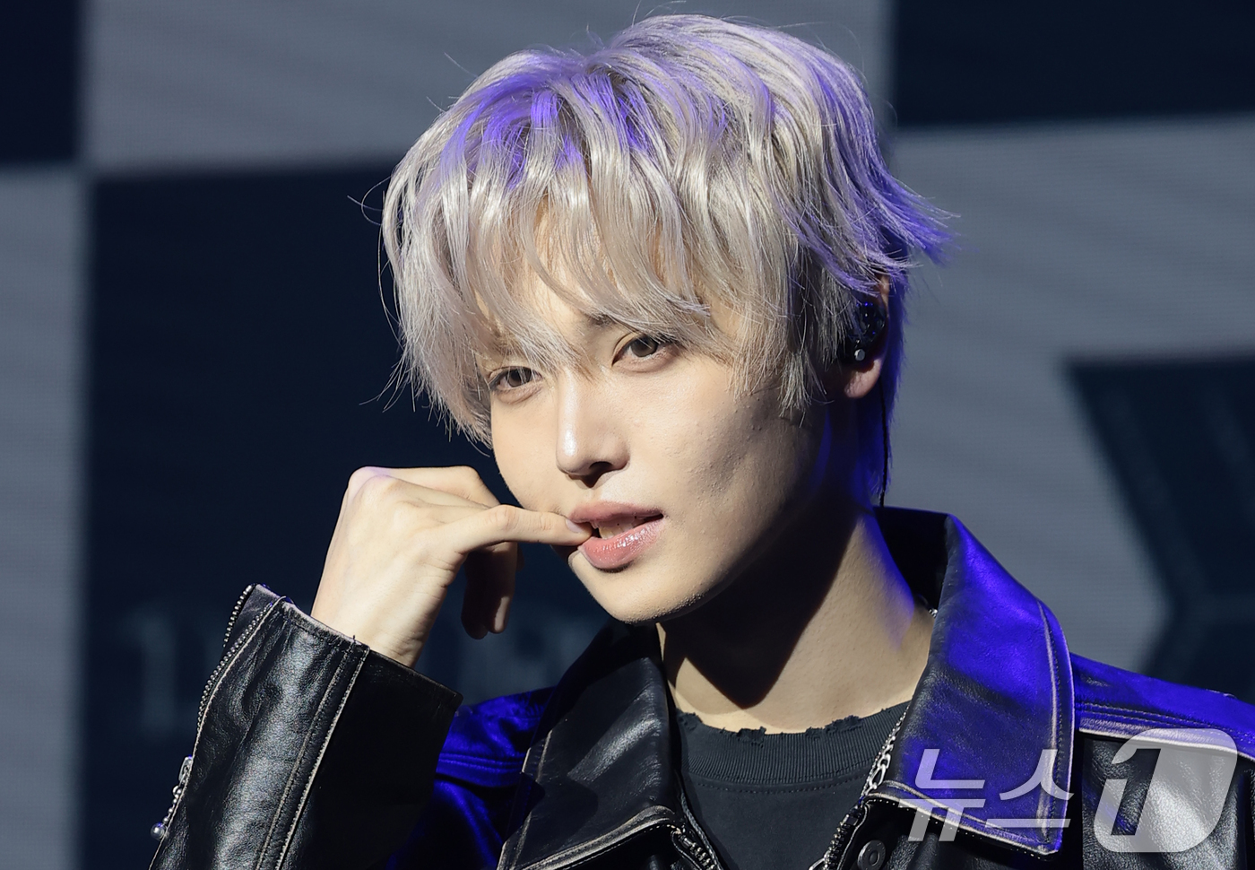 (서울=뉴스1) 권현진 기자 = 가수 장한음이 30일 서울 강남구 성암아트홀에서 가진 두 번째 EP ‘DAYDREAM' 발매 기념 쇼케이스에서 포즈를 취하고 있다. 2026.3.3 …