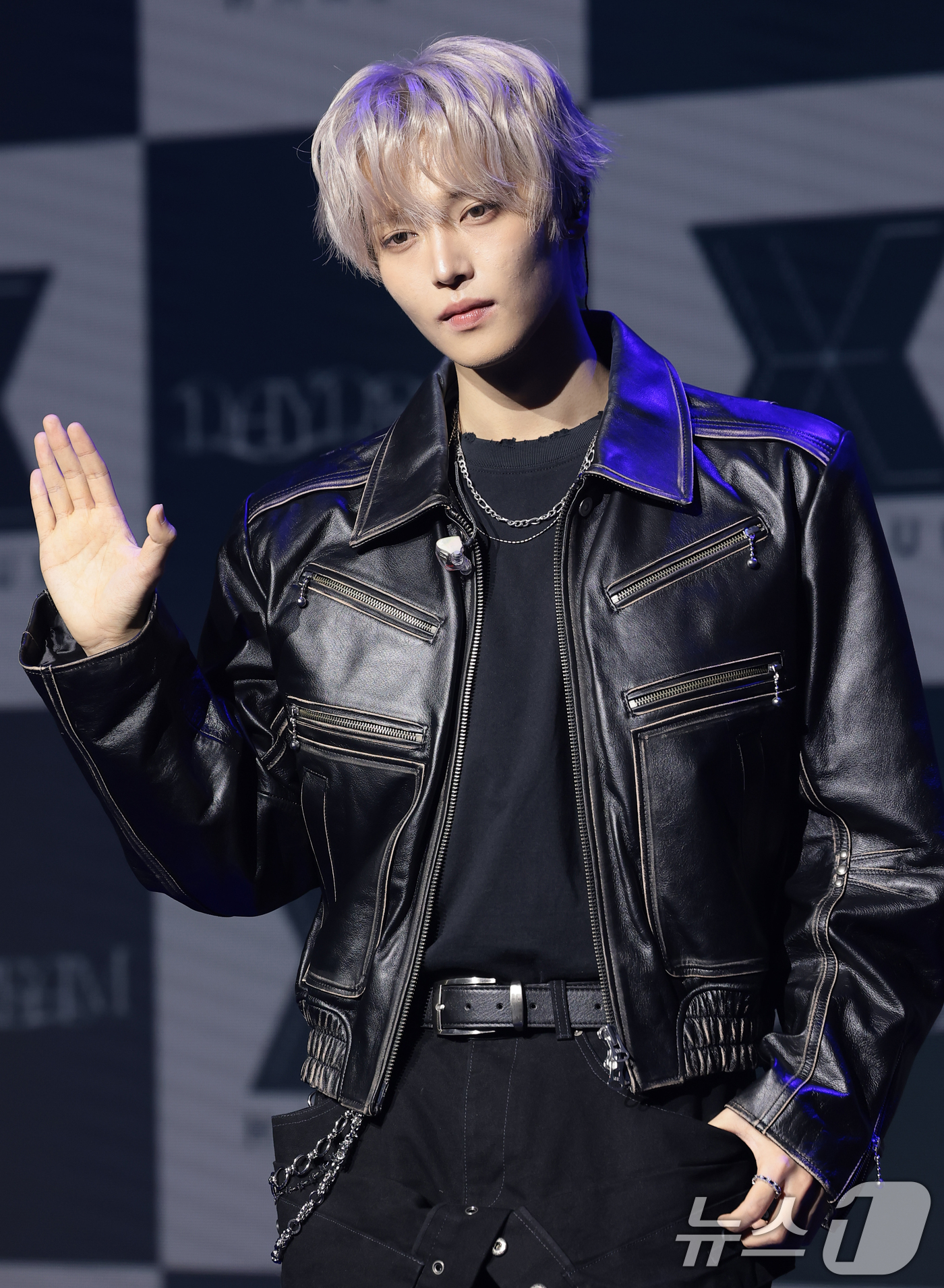 (서울=뉴스1) 권현진 기자 = 가수 장한음이 30일 서울 강남구 성암아트홀에서 가진 두 번째 EP ‘DAYDREAM' 발매 기념 쇼케이스에서 포즈를 취하고 있다. 2026.3.3 …