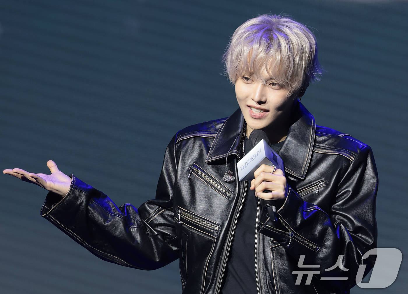 (서울=뉴스1) 권현진 기자 = 가수 장한음이 30일 서울 강남구 성암아트홀에서 가진 두 번째 EP ‘DAYDREAM' 발매 기념 쇼케이스에서 인사말을 하고 있다. 2026.3.3 …