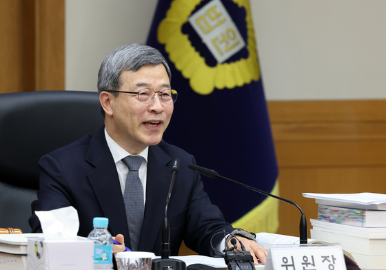 회의 주재하는 이동원 양형위원장