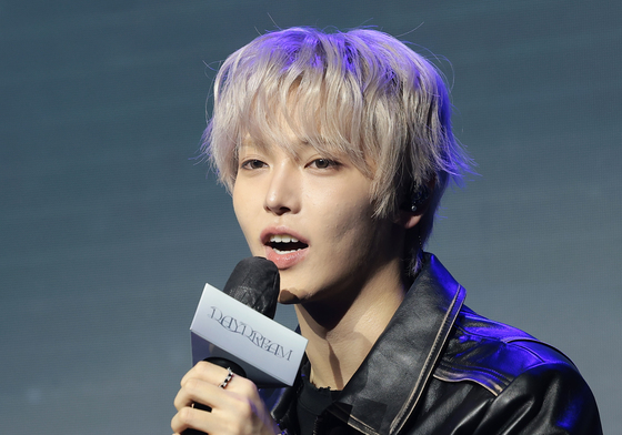 취재진 질문에 답하는 장한음