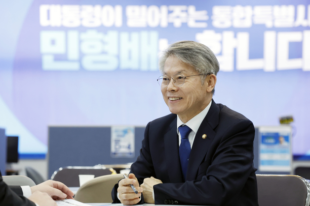 [직격인터뷰] 민형배 