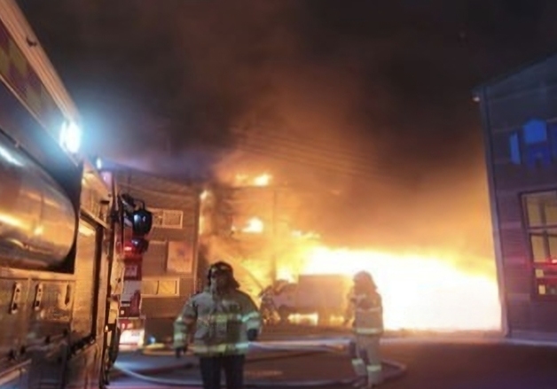 경기 광주 유통공장 화재 2시간 20여분 만에 초진…2명 대피(종합)