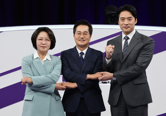 與 경기지사 후보 3인, 토론회 격론 속 "상대 대단하고 본받고파"