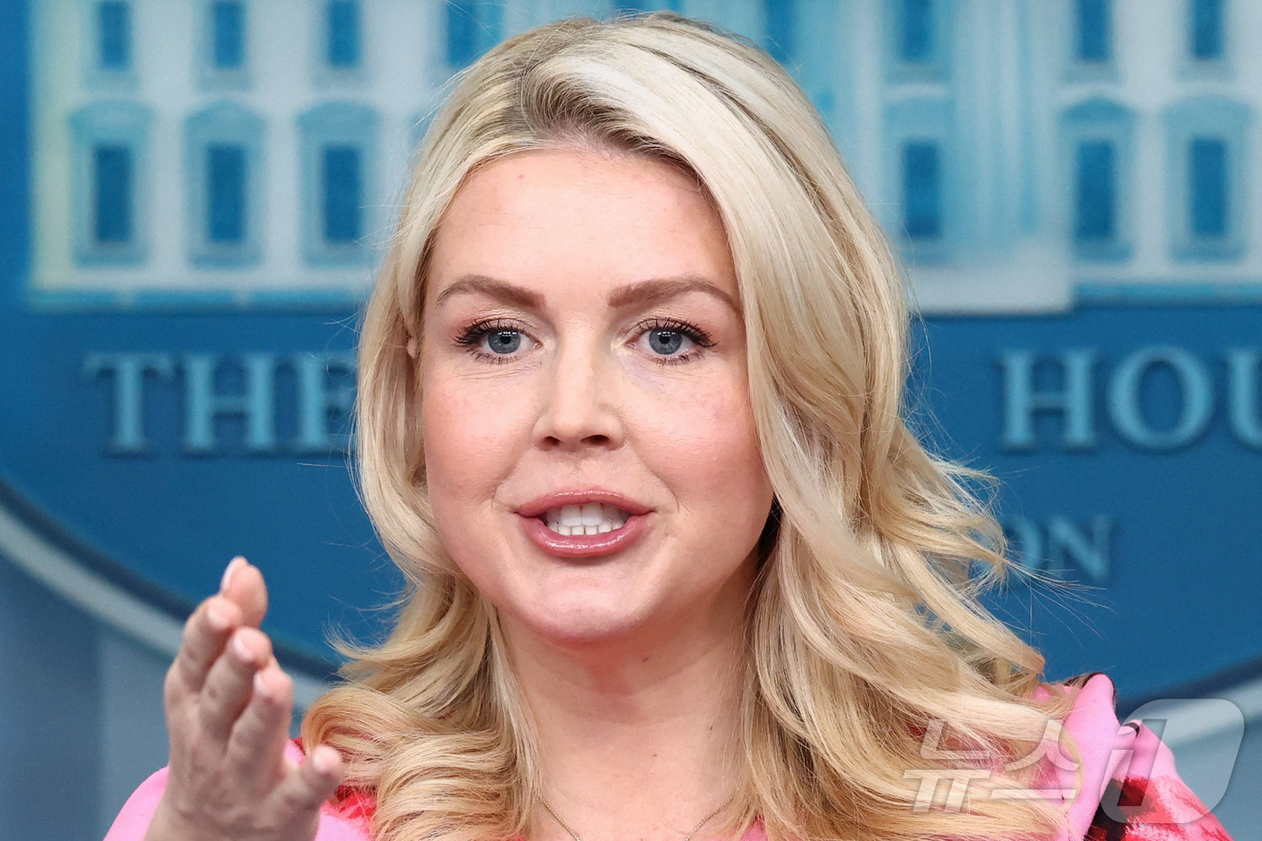 (워싱턴 로이터=뉴스1) 강민경 기자 = 캐롤라인 레빗 백악관 대변인이 30일 브리핑에서 언론의 질문에 답하고 있다. 2026.3.30ⓒ 로이터=뉴스1