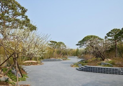 "걷는 것만으로 예술이 되는 공간"…'가브리엘 오로즈코의 정원'